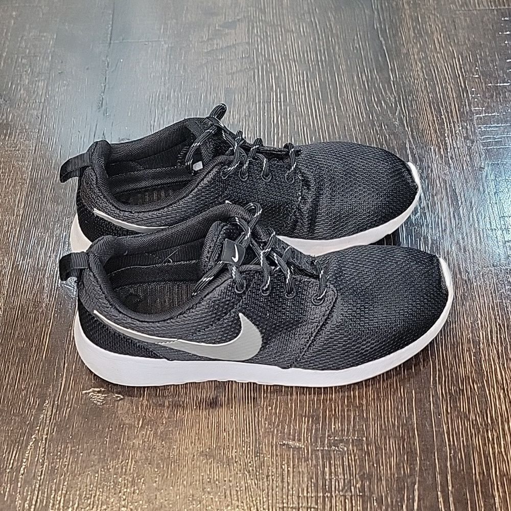 Nike Roshe Training Running Sneaker - Picture 3 of 13